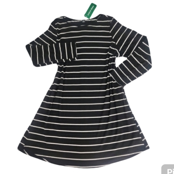 SHEIN Dresses & Skirts - NWT button back dress.